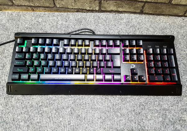 Bàn phím DareU LK-145 với thiết kế mạnh mẽ, phù hợp cho các game thủ