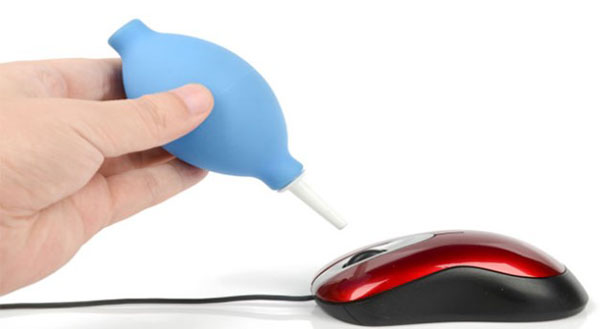 Người dùng nên thường xuyên vệ sinh chuột máy tính