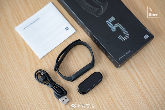 Mi Band 5 còn được tích hợp tính năng theo dõi chu kỳ kinh nguyệt và tính toán điểm số PAI