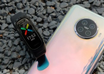 Cận cảnh OPPO Band – thiết bị đeo tay đầu tiên của OPPO có giá chưa đến 1 triệu đồng