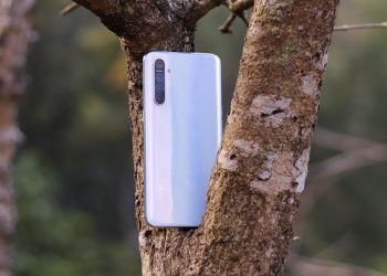 Cấu hình Realme X50t xuất hiện trên Google Play Console: RAM 6GB, chip Snapdragon 765G