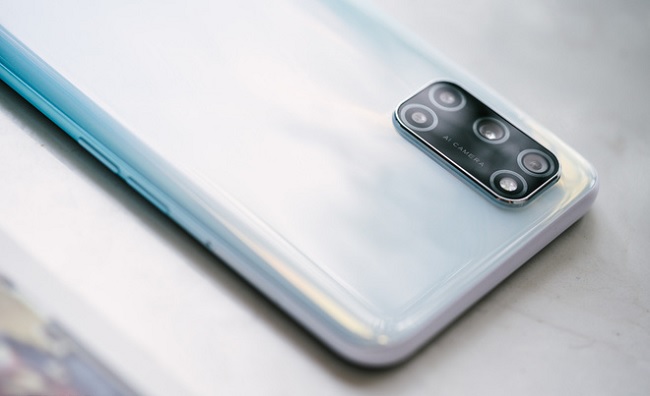 Cụm camera phía sau