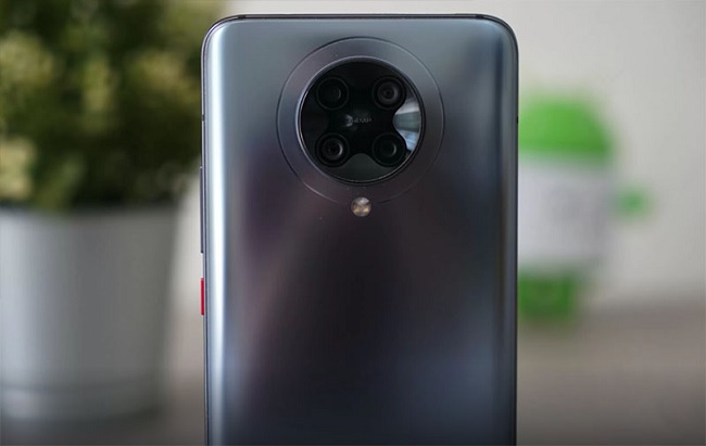 Vị trí đèn Flash LED kiến máy trông khá rời rạc và không đồng nhất