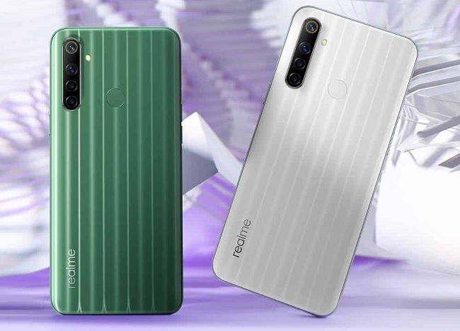 Sở hữu viên pin khủng 5.000mAh và hỗ trợ sạc ngược không dây cùng sạc nhanh 18W