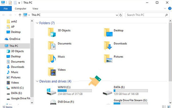 Đăng nhập bằng tài khoản Administrator trên máy tính