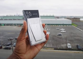 Chiêm ngưỡng iPhone 11 Pro phiên bản xe tải Cybertruck độc lạ, giá lên tới 160 triệu đồng