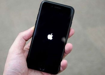 iPhone bị đơ không tắt được nguồn