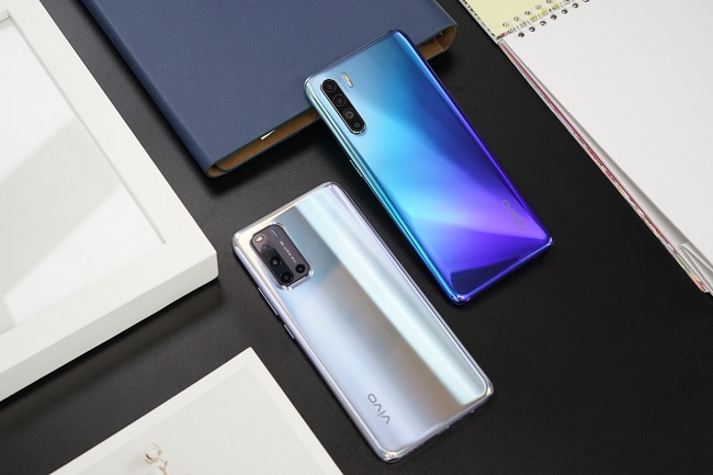 So sánh Vivo V19 với OPPO Reno3
