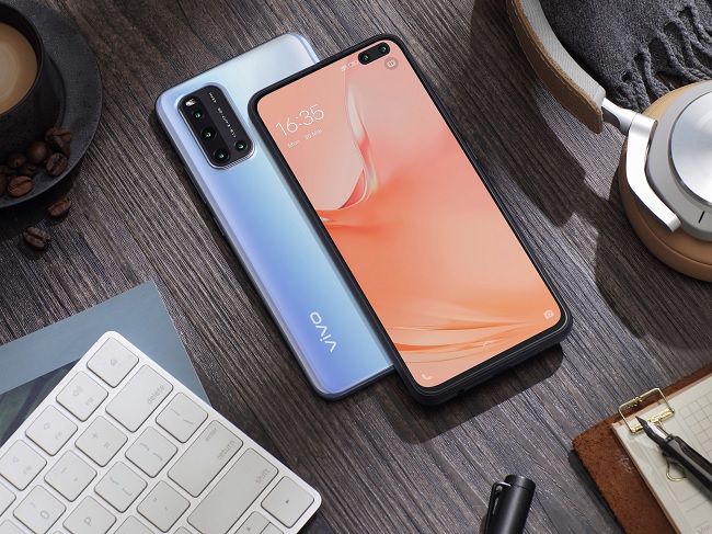 V19 sở hữu viên pin dung lượng lớn hơn cho thời gian sử dụng lâu hơn