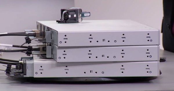 Switch tập trung lại những kết nối rồi đưa ra quyết định để chọn đường dẫn 