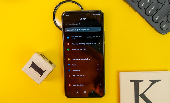 Dung lượng pin khủng, hỗ trợ sạc nhanh 18W