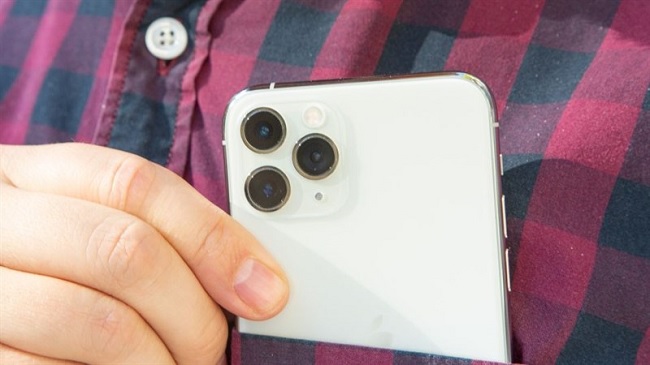 Hệ thống camera hàng đầu trên iPhone màn hình gập