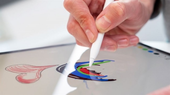 Tính năng trên iPhone màn hình gập tiếp theo phải kể đến là Apple Pencil