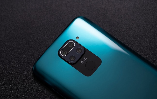 Cận cảnh cụm camera sau trên Redmi Note 9