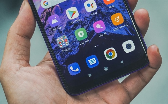 Phần cằm máy đã được gọt mỏng đi khá nhiều