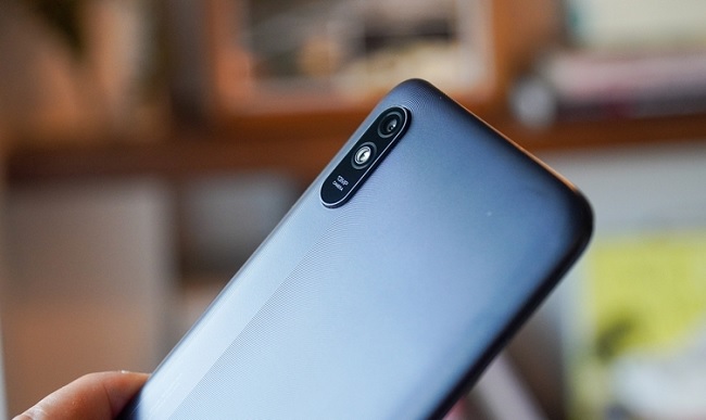 Cụm camera được trang bị đầy đủ các tính năng chụp hàng đầu và được hỗ trợ bởi AI