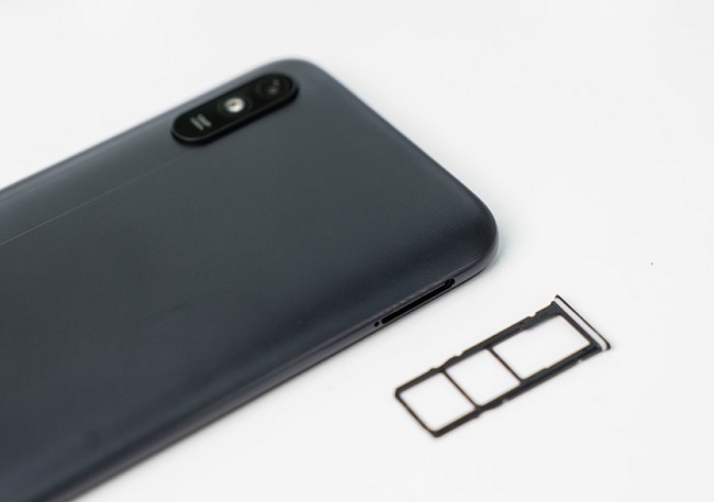 Được trang bị 2 SIM và hỗ trợ thẻ nhớ mở rộng