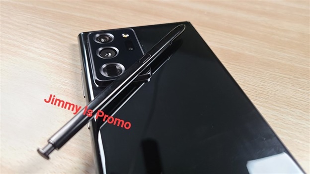 Cụm camera sau của Note 20 Ultra rất hầm hố
