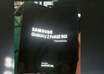 Xuất hiện ảnh thực tế Galaxy Z Fold 2: vị trí camera selfie đẹp hơn, màn hình lớn hơn model đời đầu