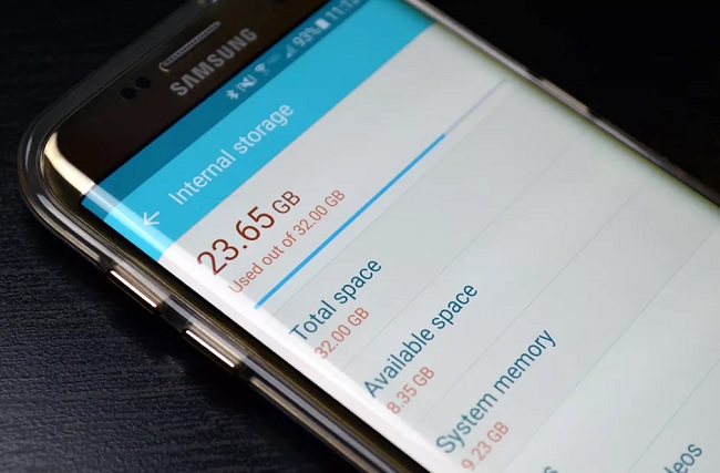 Bộ nhớ RAM và ROM càng lớn thì tốc độ xử lý càng nhanh, khả năng lưu trữ càng nhiều