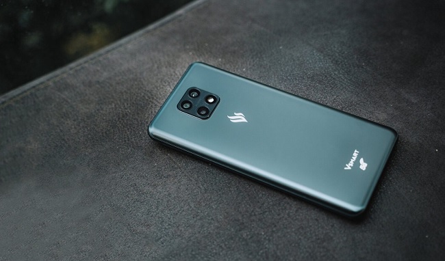 Máy được hoàn thiện từ kim loại nguyên khối mang tới cảm giác lôi cuốn, sang trọng