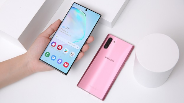 Màn hình Galaxy Note 10+ sắc nét, màu sắc ấn tượng