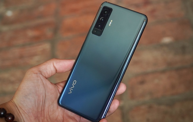 Mặt sau của Vivo X50