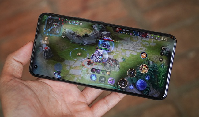 Vivo X50 chơi game ngon nghẻ với RAM 8GB. Bộ nhớ trong 128GB cho nhiều không gian lưu trữ