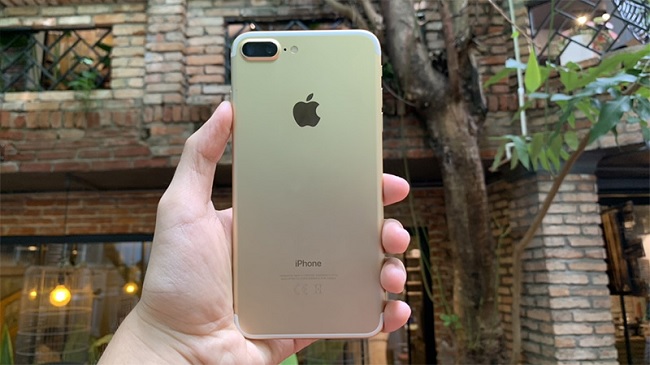 iPhone 7 Plus vẫn rất được chào đón