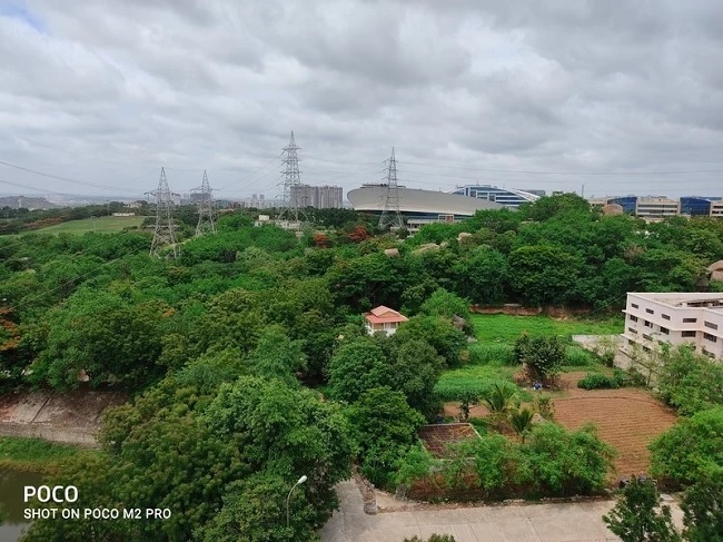 Camera góc rộng giữ tông màu gần với những gì bạn chụp được với cảm biến chính