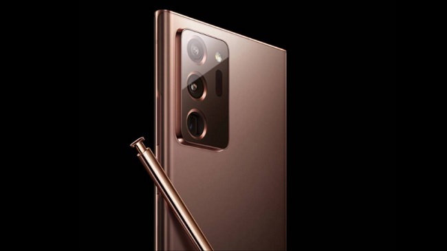 Cụm camera mặt lưng rất ấn tượng và thu hút cùng thiết kế vuông vức