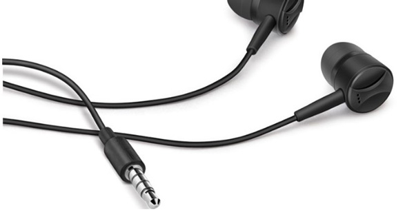 Hãy dùng một tai nghe hoạt động bình thường để kiểm tra máy tính