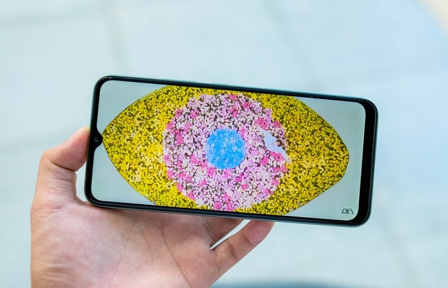 Màn hình giọt nước quen thuộc mang thương hiệu Realme