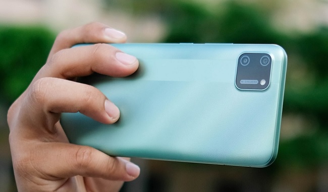 Realme C11 thiết lập cụm camera kép 13MP + 2MP