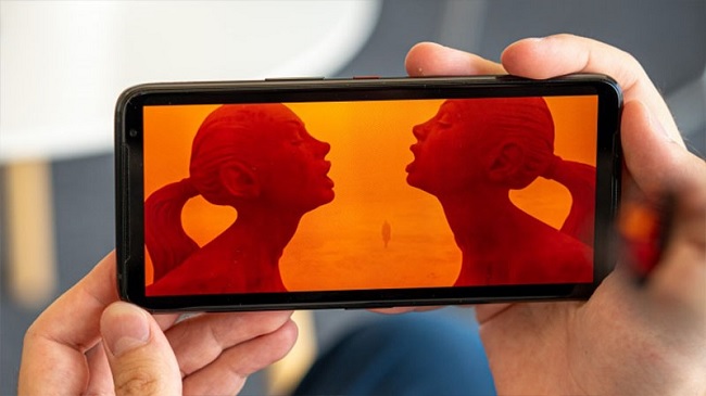 Màn hình lớn cùng công nghệ làm tươi lên đến 144Hz