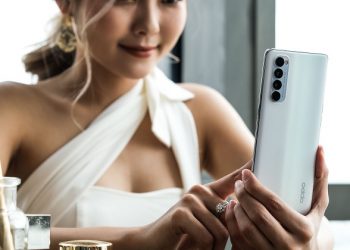 Trên tay OPPO Reno4 Pro tại Việt Nam: thiết kế ấn tượng, màn hình cong 3D tràn viền, sạc siêu nhanh 100% pin chỉ mất 36 phút