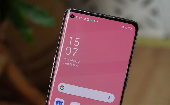 Reno4 Pro được trang bị một camera selfie độ phân giải 32MP khẩu độ f/2.4