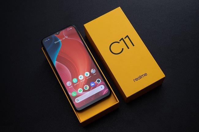 Mở hộp Realme C11 giá dưới 3 triệu đồng