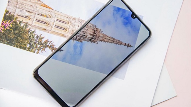 Màn hình Galaxy M21 rộng 6.4 inch, full HD+