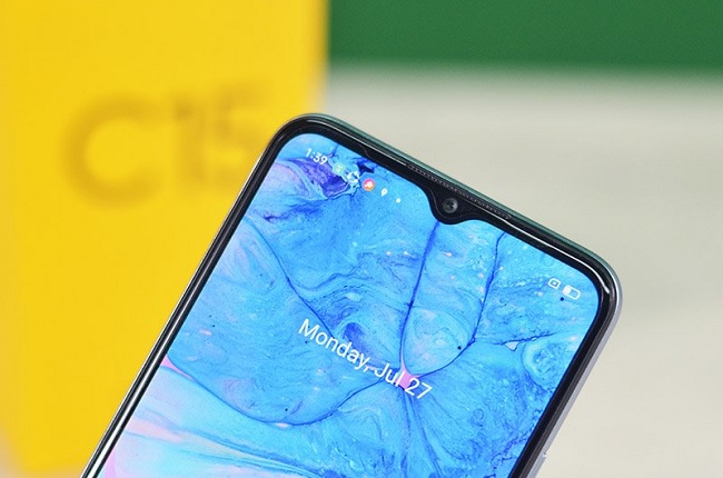 Thiết kế mặt trước hình giọt nước chứa camera selfie bên trong