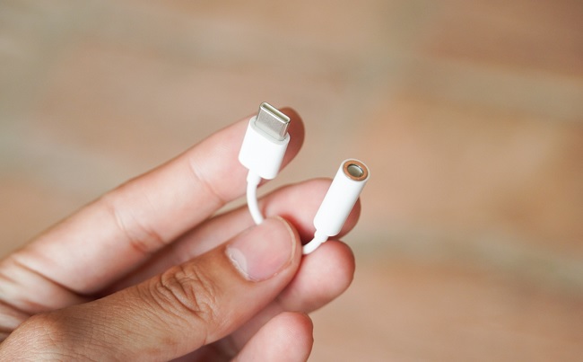 Dây chuyển đổi USB-C sang jack 3.5mm