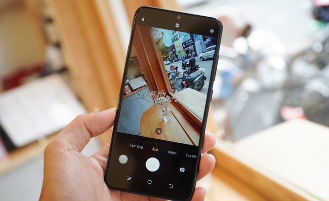 Camera trước và sau đủ dùng