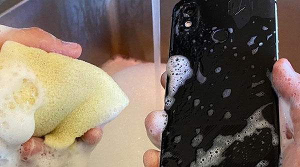 Không nên sử dụng Xà phòng hay chất lỏng