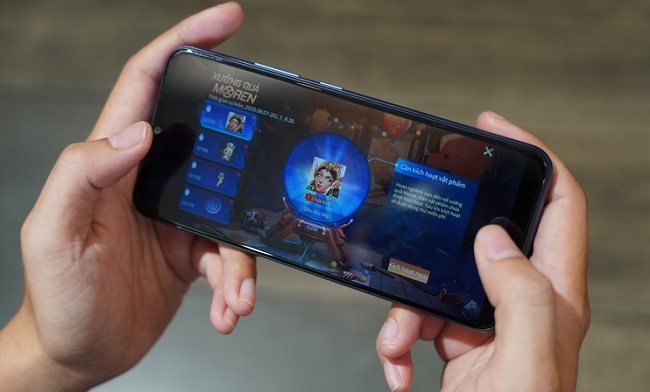 Realme C12 đủ sức để chơi được các tựa game nổi tiếng như: PUBG mobile, Liên Quân mobile và Call Of Duty khi được cài đặt đồ họa ở mức trung bình