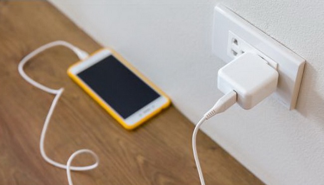 Có một cách giúp người dùng sạc iPhone nhanh hơn mà không phải thay đổi củ sạc, cáp sạc