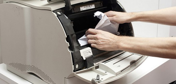 Máy in nên được vệ sinh ít nhất 3 tháng 1 lần