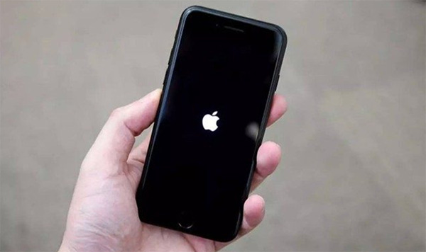 Phương pháp Hard Reset giúp tắt nguồn iPhone