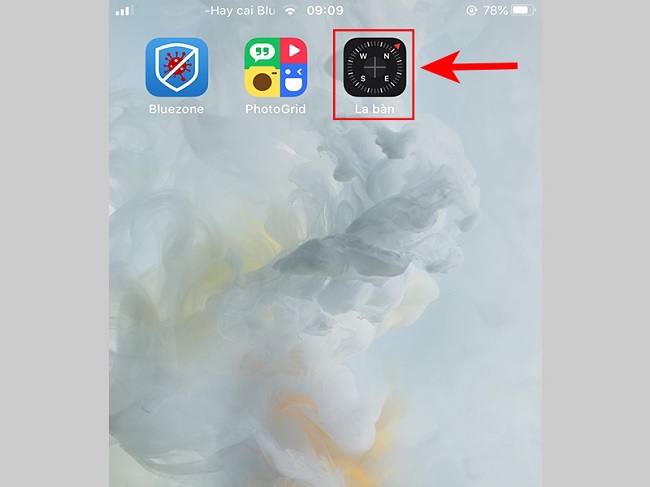 Khởi động ứng dụng la bàn từ màn hình của iPhone