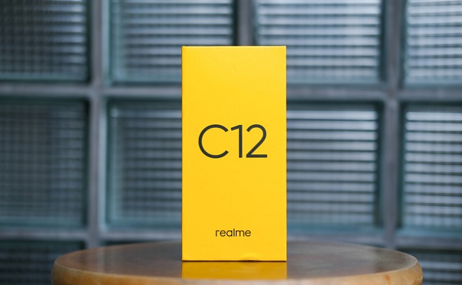 Cận cảnh Realme C12 vừa ra mắt tại Việt Nam