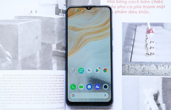 Kích thước màn hình 6.53 inch đủ lớn để bạn trải nghiệm giải trí